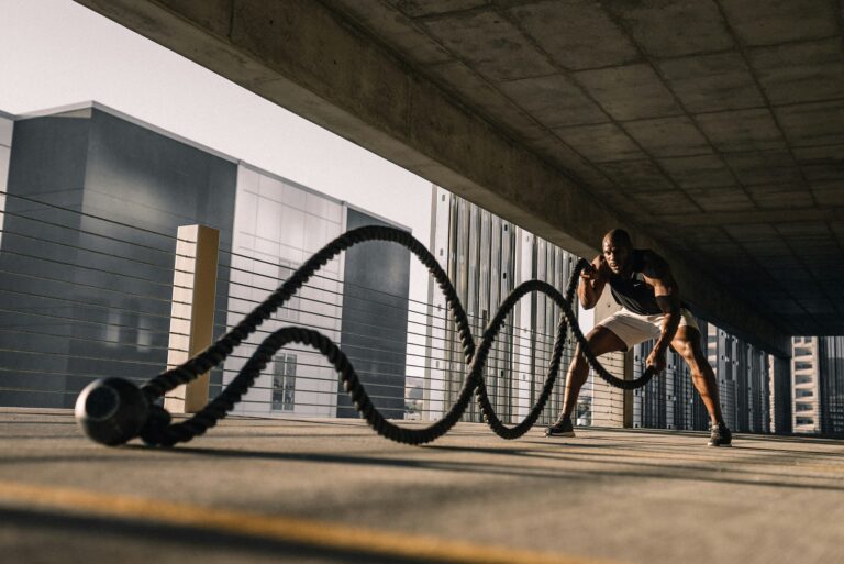 Miks HIIT treening ei sobi kõigile?  Ülevaade + 11 trenni näidist
