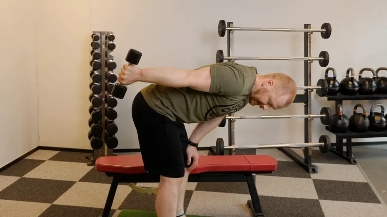 32 tõhusat hantlitega harjutust jõusaali ja koju